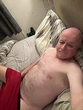 Snapshot of locallad88 chatting on 11-24-25, 04:40 locallad88 online show from 11-24-25, 04:40