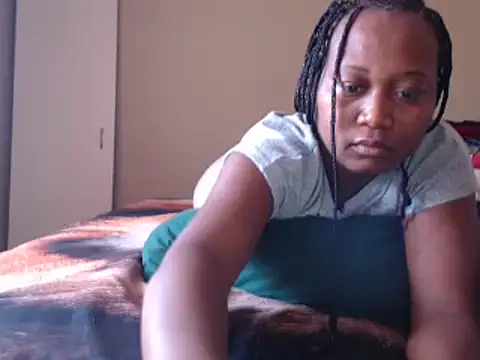 Snapshot of EbonySeductressx chatting on 12-28-24, 02:32 EbonySeductressx online show from 12-28-24, 02:32