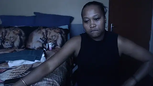 Snapshot of EbonySeductressx chatting on 10-11-25, 02:15 EbonySeductressx online show from 10-11-25, 02:15