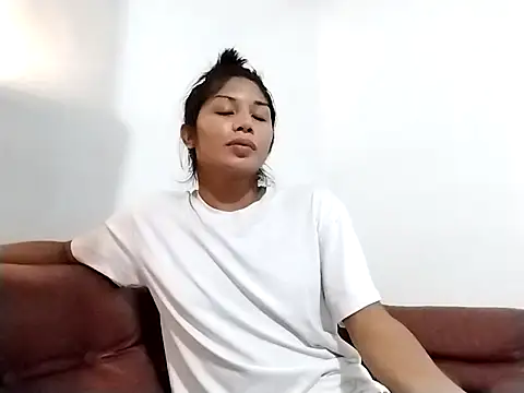 Snapshot of MaxxineMorenaTs chatting on 12-14-25, 08:35 MaxxineMorenaTs online show from 12-14-25, 08:35