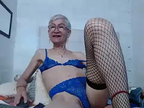 Miss Monserrate online show from 12-13-24, 02:05