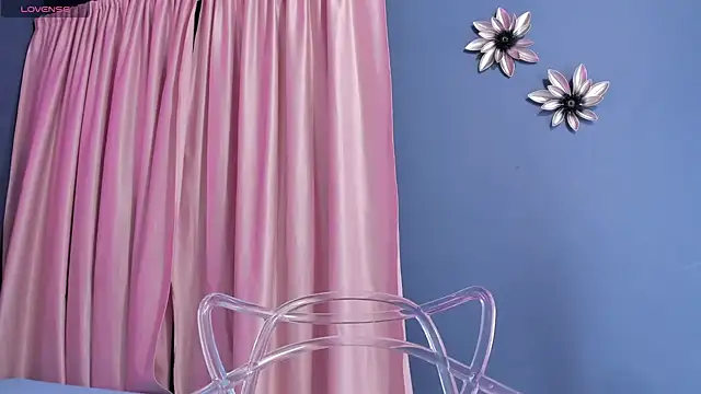 Snapshot of _Valeria_Brown chatting on 12-29-24, 01:24 Valeria Brown online show from 12-29-24, 01:24