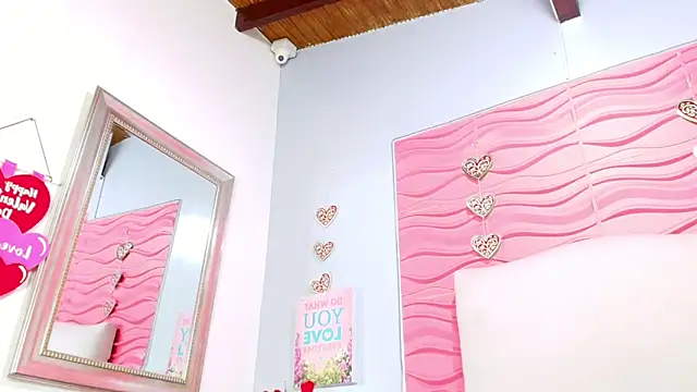 Snapshot of _Valeria_Brown chatting on 02-14-25, 11:20 Valeria Brown online show from 02-14-25, 11:20