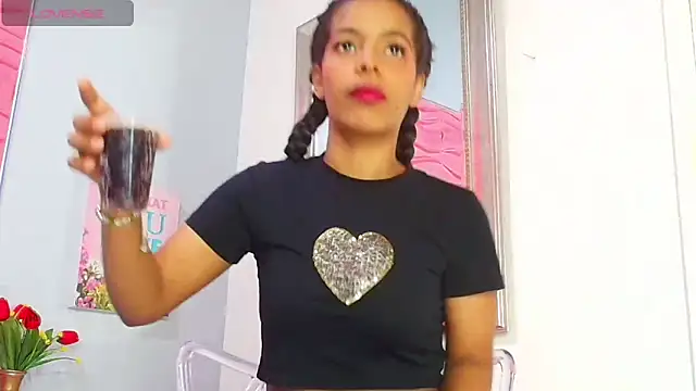 Snapshot of _Valeria_Brown chatting on 03-06-25, 08:27 Valeria Brown online show from 03-06-25, 08:27