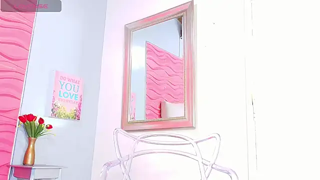 Snapshot of _Valeria_Brown chatting on 03-08-25, 12:22 Valeria Brown online show from 03-08-25, 12:22