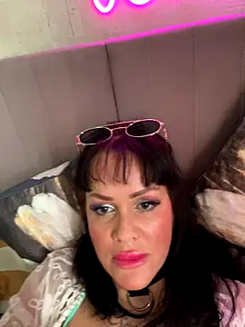 Lolaley2 online show from 10-27-25, 07:45