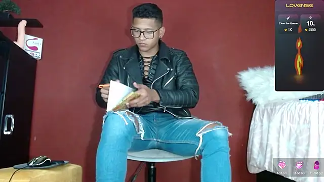 TomLover 12 online show from 02-12-25, 11:41