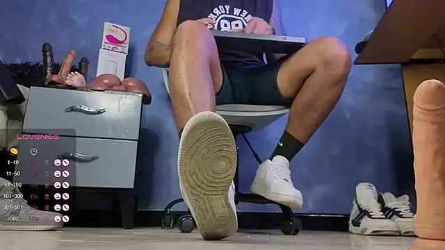 TomLover 12 online show from 02-28-26, 12:55