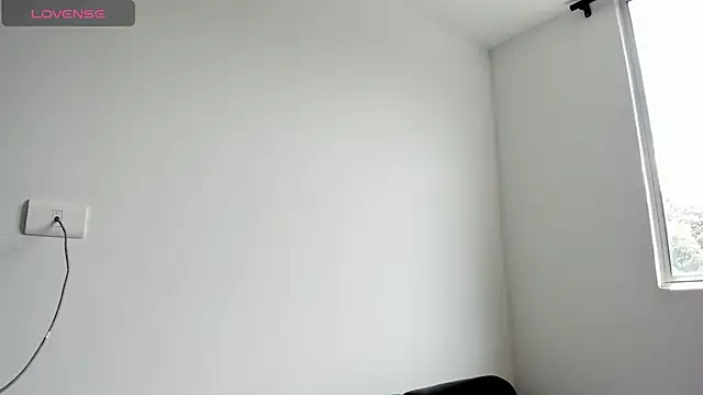 CuteEbony1 online show from 10-17-25, 05:37