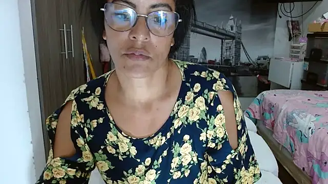 Snapshot of kateleyagrey chatting on 01-11-25, 01:06 kateleyagrey online show from 01-11-25, 01:06