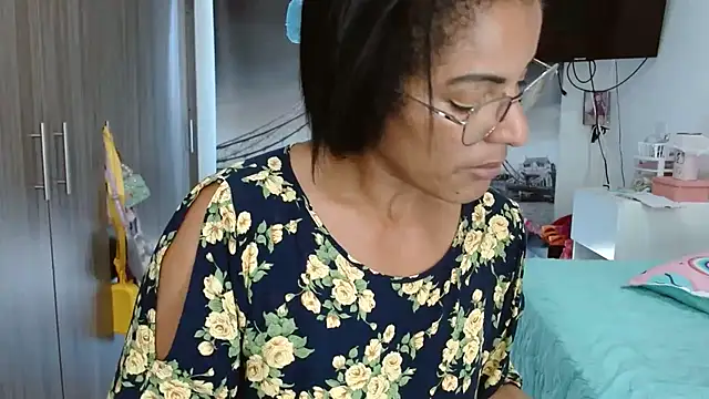 Snapshot of kateleyagrey chatting on 01-21-25, 09:46 kateleyagrey online show from 01-21-25, 09:46