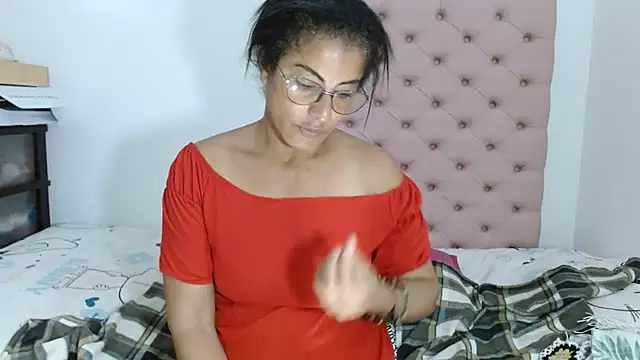 Snapshot of kateleyagrey chatting on 03-07-25, 10:32 kateleyagrey online show from 03-07-25, 10:32