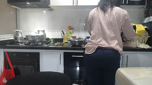 Snapshot of kateleyagrey chatting on 09-13-25, 06:29 kateleyagrey online show from 09-13-25, 06:29