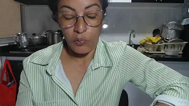 Snapshot of kateleyagrey chatting on 09-19-25, 03:13 kateleyagrey online show from 09-19-25, 03:13