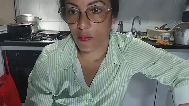 Snapshot of kateleyagrey chatting on 10-21-25, 07:03 kateleyagrey online show from 10-21-25, 07:03