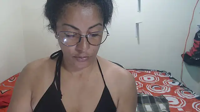 Snapshot of kateleyagrey chatting on 11-04-25, 06:29 kateleyagrey online show from 11-04-25, 06:29