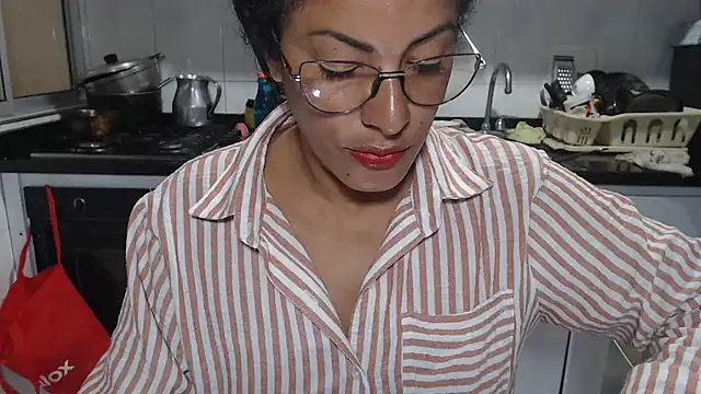 Snapshot of kateleyagrey chatting on 11-13-25, 07:35 kateleyagrey online show from 11-13-25, 07:35