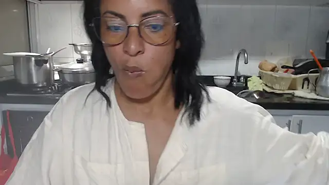 Snapshot of kateleyagrey chatting on 11-20-25, 08:41 kateleyagrey online show from 11-20-25, 08:41