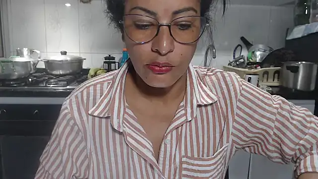 Snapshot of kateleyagrey chatting on 11-24-25, 08:19 kateleyagrey online show from 11-24-25, 08:19