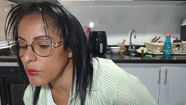 Snapshot of kateleyagrey chatting on 11-26-25, 08:43 kateleyagrey online show from 11-26-25, 08:43