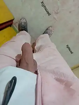 Snapshot of GeilerSchweizer chatting on 01-24-25, 04:06 GeilerSchweizer online show from 01-24-25, 04:06