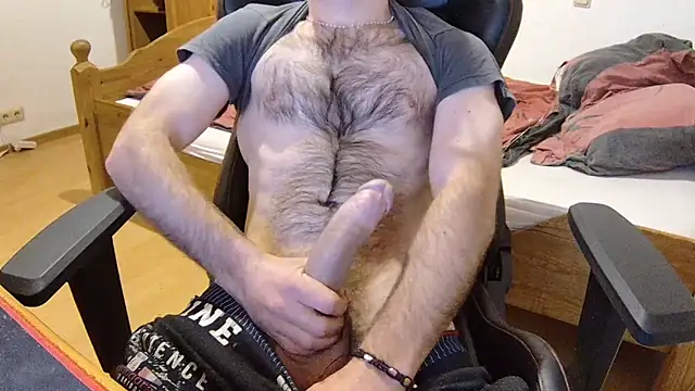 Snapshot of KmlBI26 chatting on 12-18-25, 09:43 KmlBI26 online show from 12-18-25, 09:43