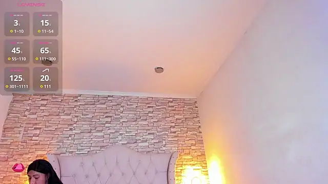 Snapshot of Lucia-sex chatting on 12-18-24, 08:14 Lucia-sex online show from 12-18-24, 08:14