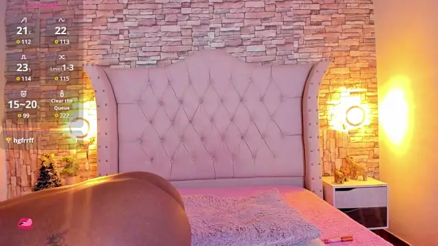 Snapshot of Lucia-sex chatting on 12-19-24, 11:03 Lucia-sex online show from 12-19-24, 11:03