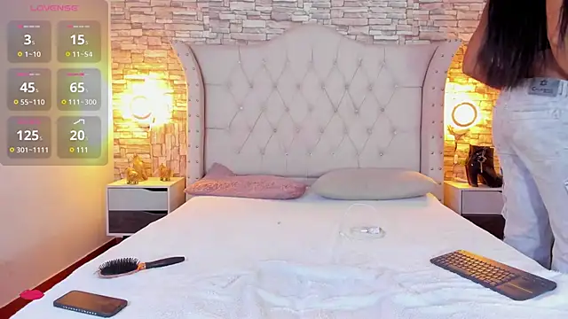 Snapshot of Lucia-sex chatting on 03-01-25, 08:10 Lucia-sex online show from 03-01-25, 08:10