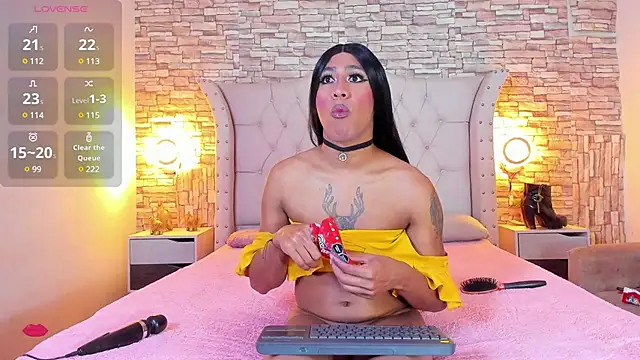 Snapshot of Lucia-sex chatting on 03-03-25, 08:11 Lucia-sex online show from 03-03-25, 08:11