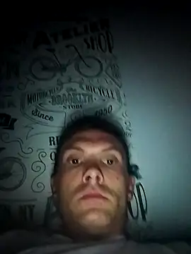 Snapshot of liderek83 chatting on 11-04-25, 03:05 liderek83 online show from 11-04-25, 03:05