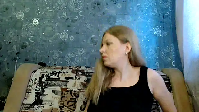 Snapshot of BlondeFox chatting on 04-26-26, 02:20 BlondeFox online show from 04-26-26, 02:20