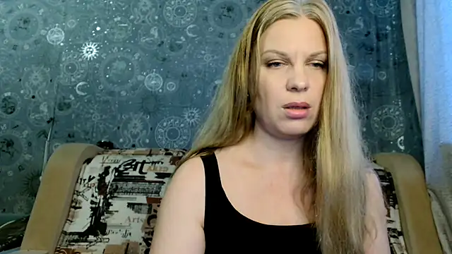 Snapshot of BlondeFox chatting on 05-15-26, 03:24 BlondeFox online show from 05-15-26, 03:24