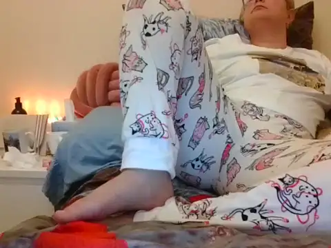 RealLittleRedRidingHood online show from 11-16-25, 09:20