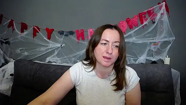 Abby Taylorr online show from 10-21-25, 12:17
