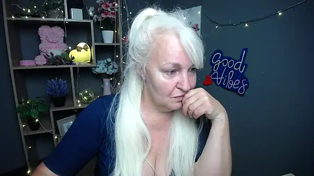 BlondyLeeBest online show from 07-11-26, 06:43