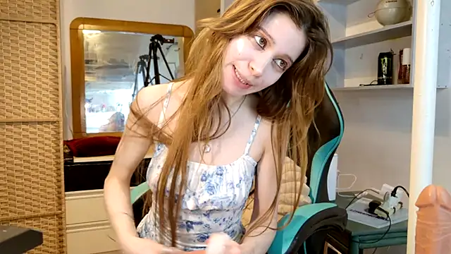 Snapshot of Miaelis chatting on 04-24-26, 04:09 Miaelis online show from 04-24-26, 04:09