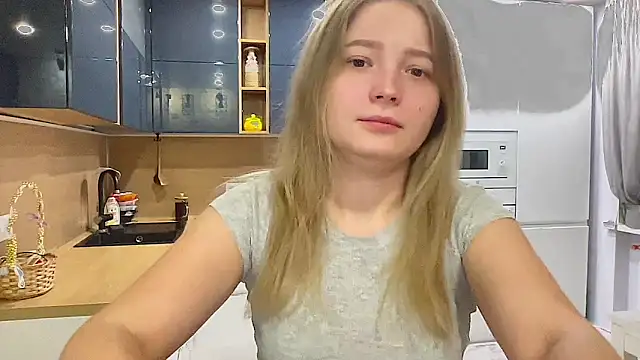 CharmingSarah online show from 09-14-25, 03:11