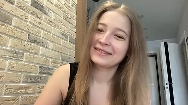 CharmingSarah online show from 04-25-26, 10:18