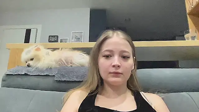 Snapshot of CharmingSarah chatting on 04-29-26, 04:22 CharmingSarah online show from 04-29-26, 04:22