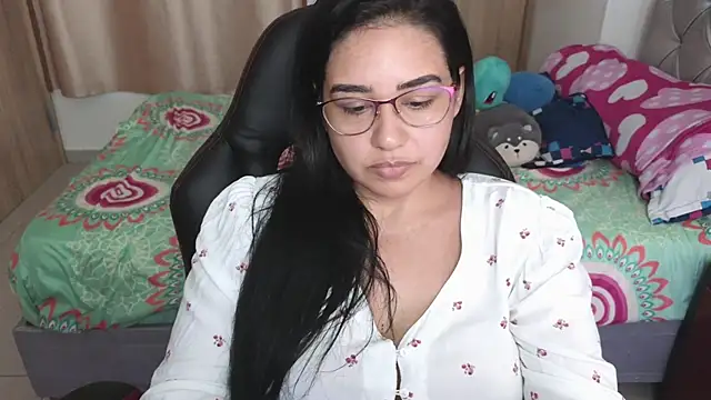 Snapshot of _anastasia chatting on 02-05-25, 12:20 anastasia online show from 02-05-25, 12:20