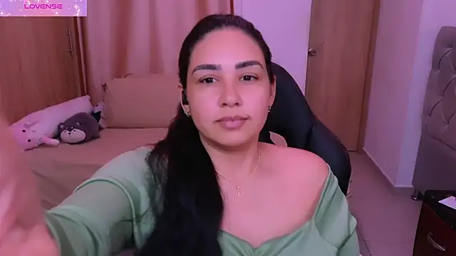 Snapshot of _anastasia chatting on 10-10-25, 08:19 anastasia online show from 10-10-25, 08:19