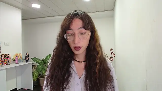 NicoleCortez online show from 03-18-25, 04:37