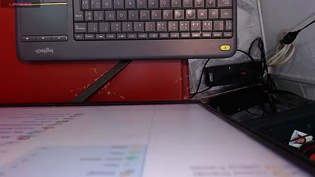 Snapshot of scaelettdubois chatting on 11-09-25, 01:15 scaelettdubois online show from 11-09-25, 01:15