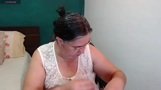 scaelettdubois online show from 07-24-26, 12:19