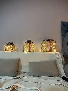 Snapshot of MariaTull chatting on 12-21-25, 06:26 MariaTull online show from 12-21-25, 06:26