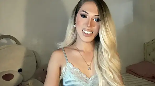 Ts glamxxxx online show from 02-02-25, 10:35