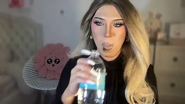 Ts glamxxxx online show from 10-04-25, 12:19