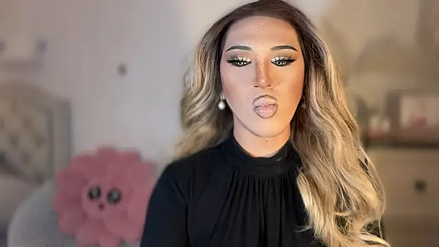 Ts glamxxxx online show from 11-06-25, 02:12