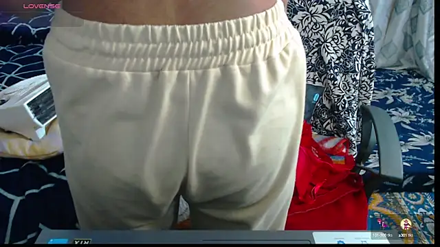 Snapshot of sexyrihana1 chatting on 12-26-24, 08:07 sexyrihana1 online show from 12-26-24, 08:07